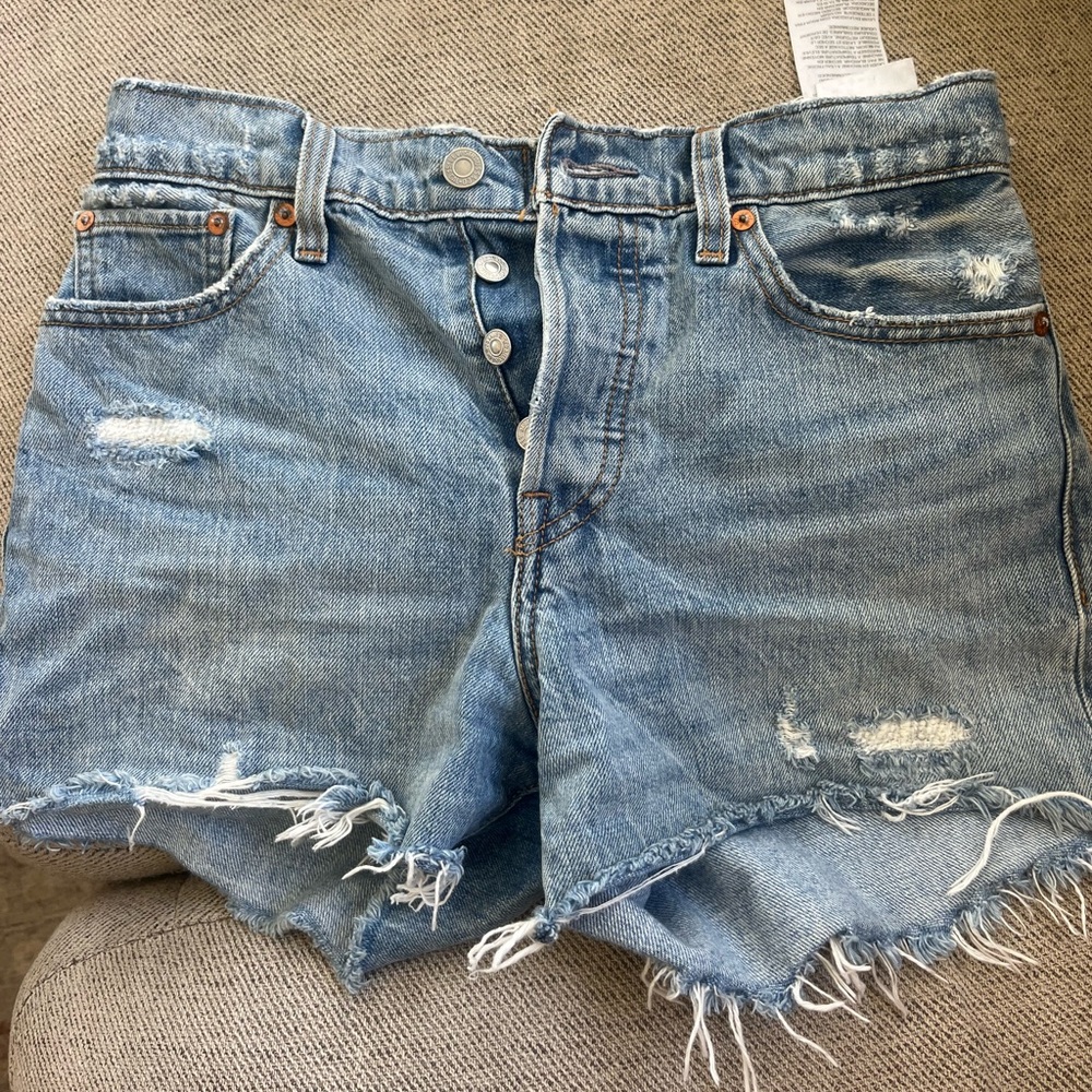 Levi’s High rise wedgie short